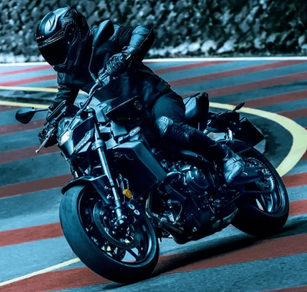 Yamaha Révolutionne la Conduite avec la MT-09 Y-AMT : Une Nouvelle Ère de la Transmission Automatisée