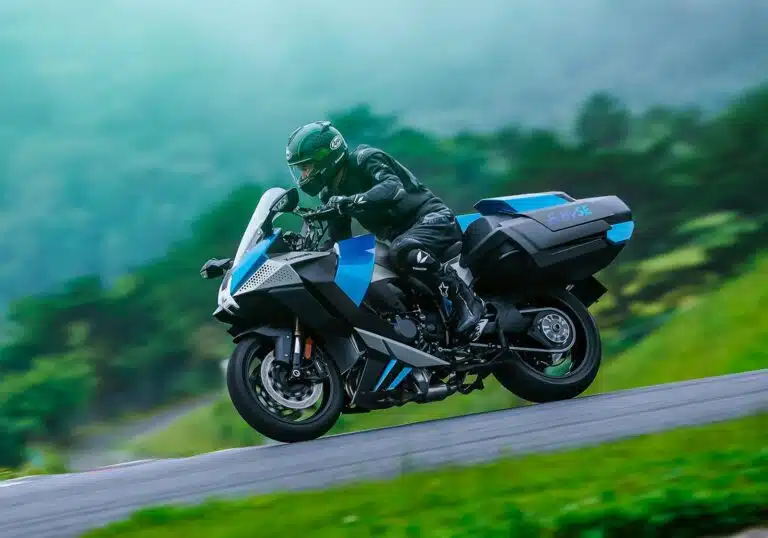 Kawasaki Effectue la Première Démonstration de sa Moto à Hydrogène à Suzuka