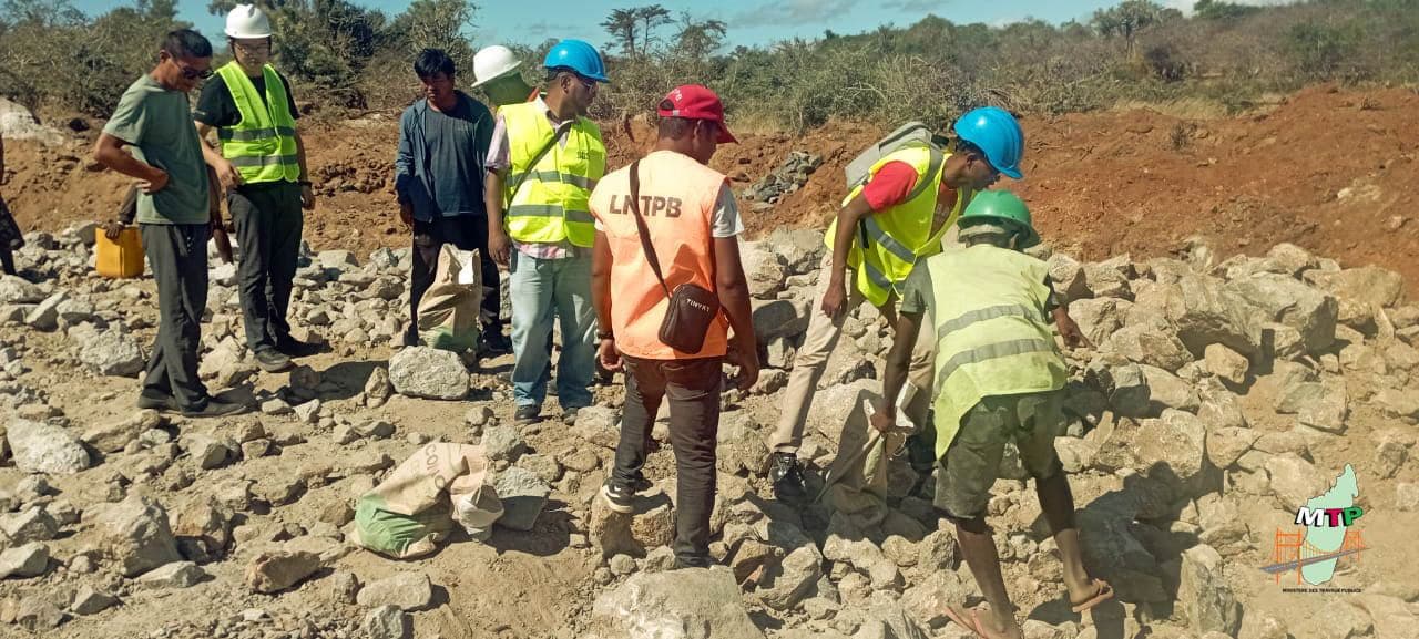 Just Ride actualité / RN10 : Une Route Mythique du Grand Sud Enfin Réhabilitée – Une Aubaine pour les Motards Aventuriers