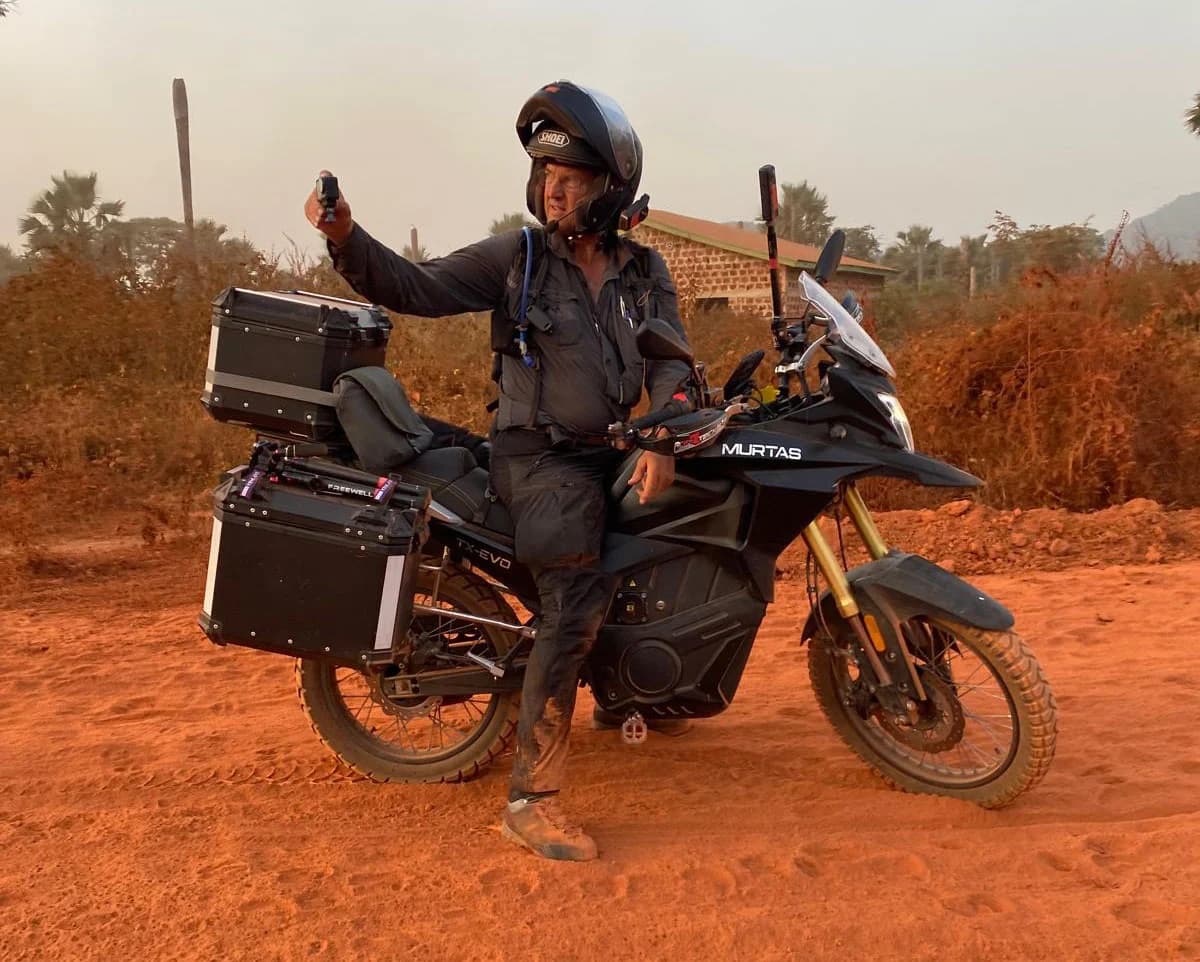 14 000 km à moto électrique à travers l’Afrique : un défi inédit signé Murtas