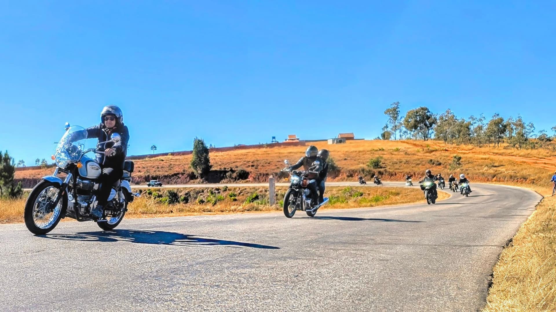 Just Ride Road Trip / Just Ride x CT Motors, la passion de la route partagée