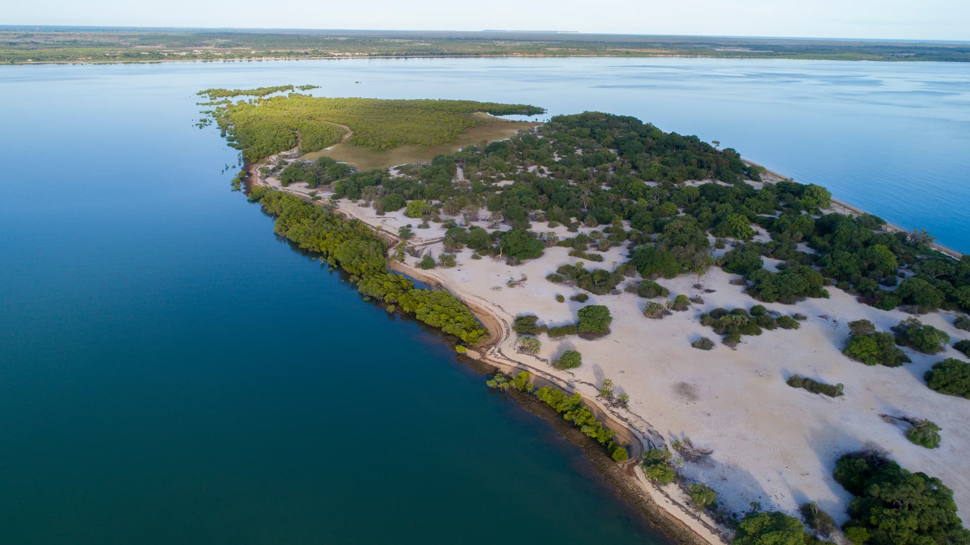 Just Ride Tourisme / Chers vacanciers, ne vous arrêtez pas qu’au Grand Pavois : cap sur la Baie de Baly !