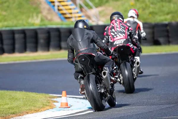 RST Pro Series EVO Airbag : une combinaison racing haut de gamme avec airbag