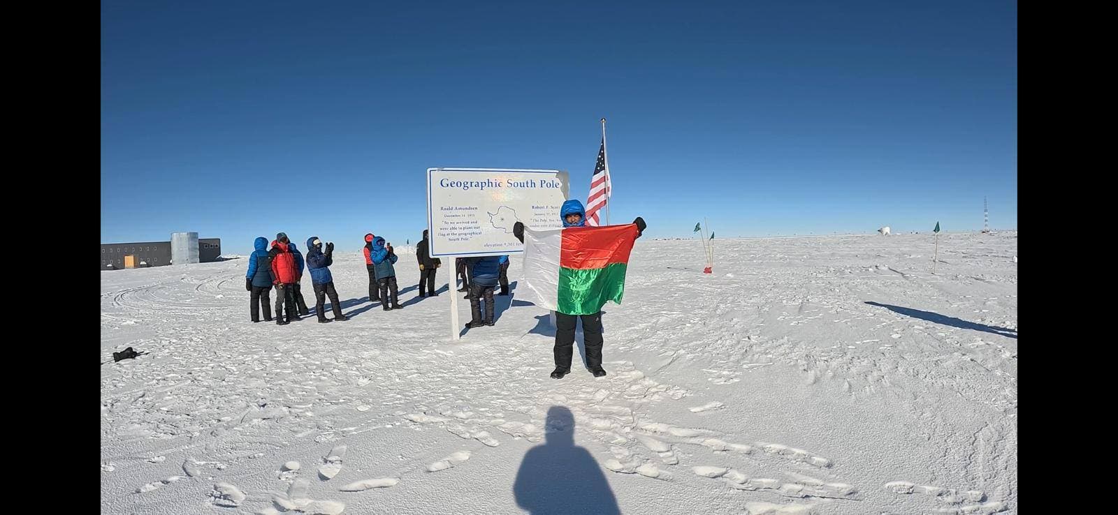 Just Ride Exploit/ Zouzar Bouka : Le drapeau malgache flotte désormais sur le Pôle Sud