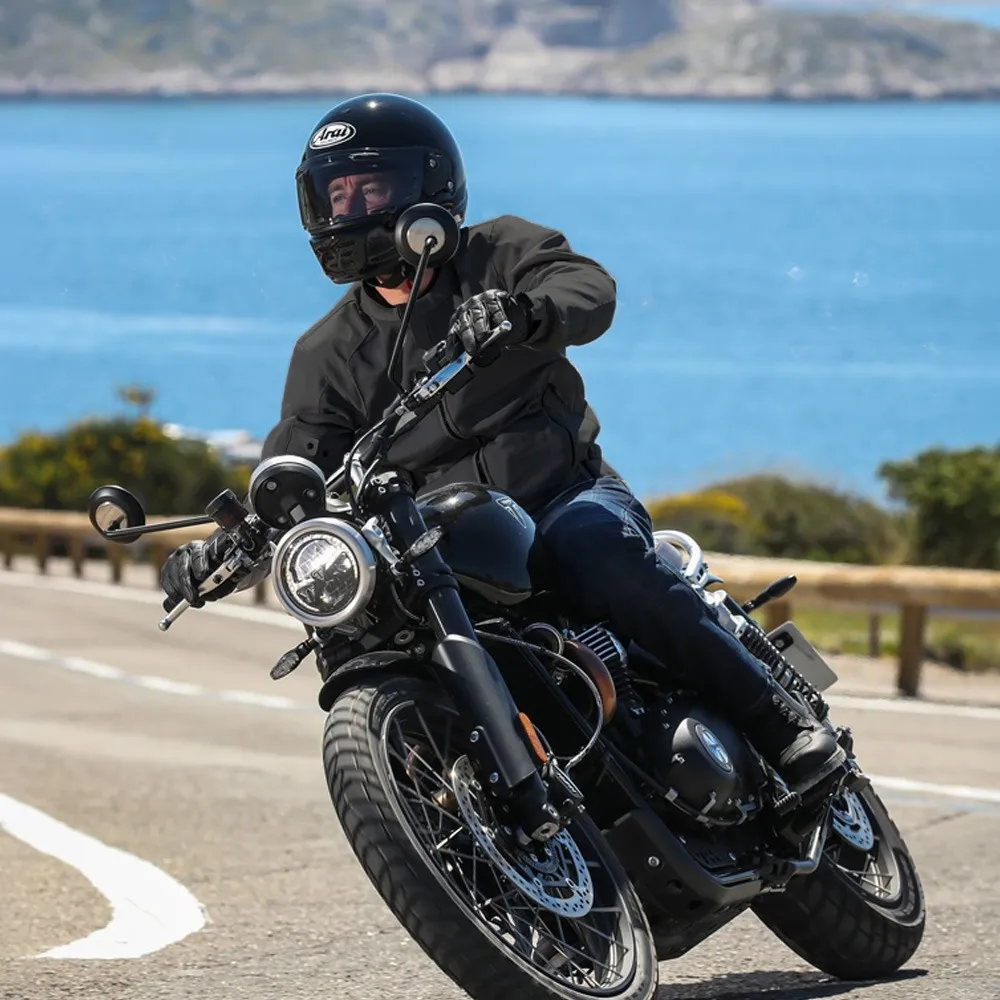 Equippement / Peut-on rouler en sécurité avec une veste légère ?